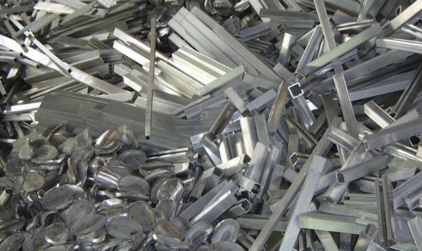 Phế Liệu Quang Phát chuyên thu mua phế liệu Bến Cát giá cao