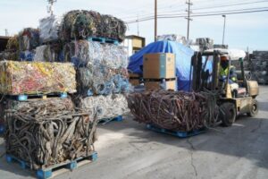 Thu mua phế liệu bến lức uy tín để giải phóng kho bãi