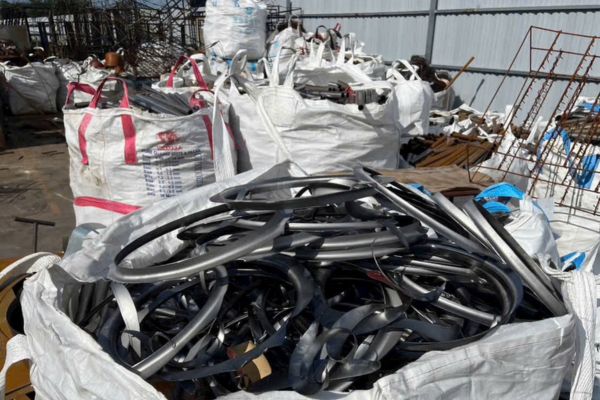 Phế liệu được phân loại và thu gom nhanh chóng 