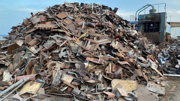 Thu mua phế liệu quận 7 giá cao tại Quang Phát 