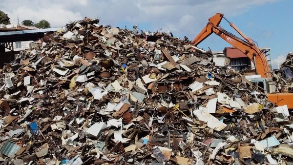 Quang Phát đến tận nơi thu mua phế liệu 