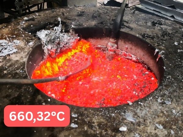 Nhiệt độ nóng chảy của Nhôm ở 660,32°C